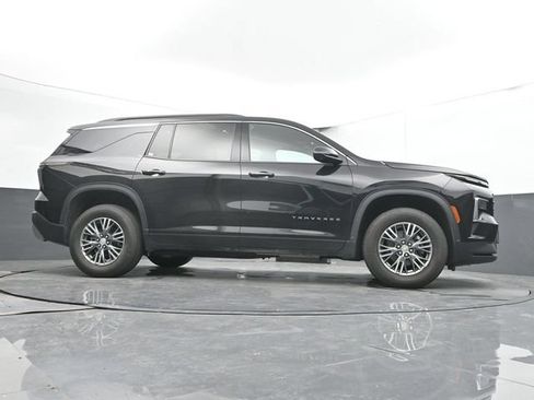 Used 2024 Chevrolet Traverse LT FWD image 47