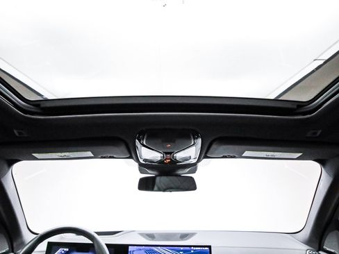 Certified 2025 BMW X5 xDrive40i image 17