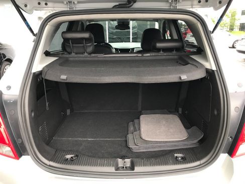 Used 2019 Chevrolet Trax LT w/ LT Convenience Package AWD/4WD image 12