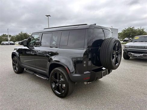 New 2026 Land Rover Defender 110 S image 4