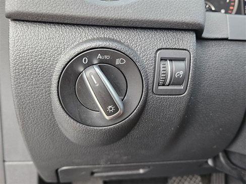 Used 2017 Volkswagen Tiguan Wolfsburg Edition image 29