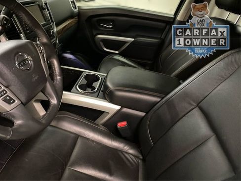 Used 2017 Nissan Titan SL image 10
