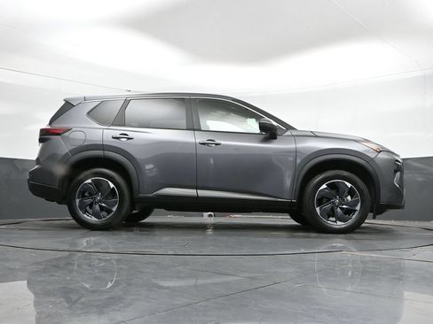 Used 2025 Nissan Rogue SV AWD/4WD image 42