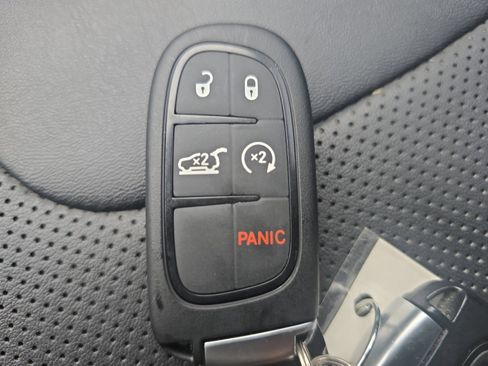 Certified 2023 Jeep Cherokee Altitude Lux image 27