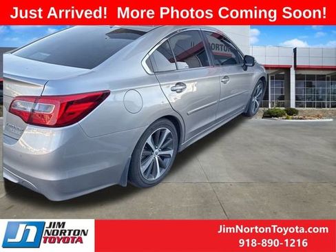 Used 2017 Subaru Legacy 2.5i Limited image 6
