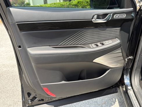 Certified 2025 Hyundai Palisade Calligraphy AWD/4WD image 11