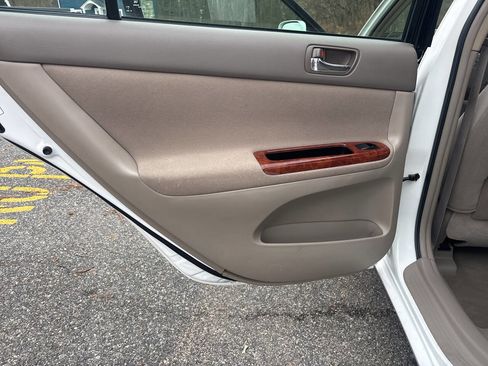 Used 2005 Toyota Camry XLE image 20