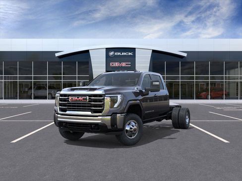 New 2025 GMC Sierra 3500 SLE w/ SLE Convenience Package image 8