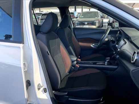 Used 2023 Nissan Kicks SR w/ Interior Electronics Package FWD image 8