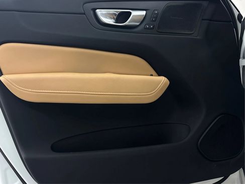 Used 2021 Volvo XC60 T5 Inscription image 26