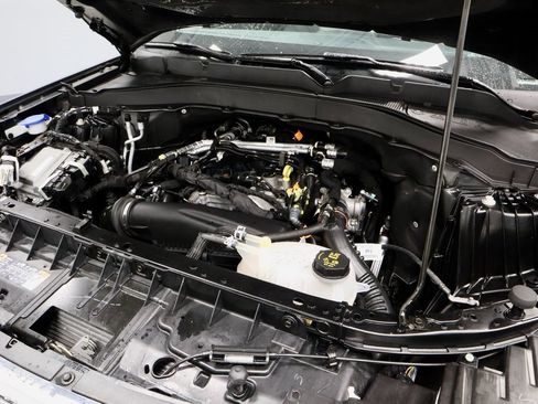 Certified 2025 Ford Explorer Active image 17