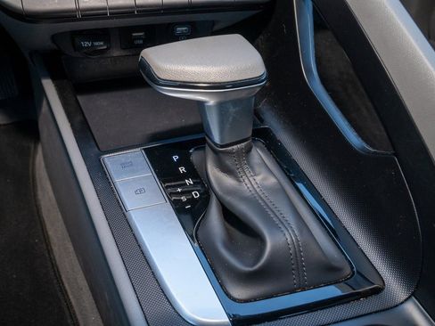 Used 2023 Hyundai Elantra SEL w/ Cargo Package image 15