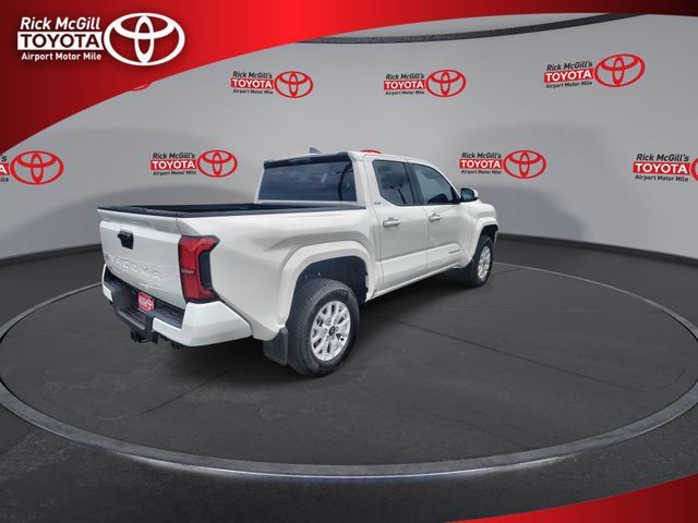 Used 2026 Toyota Tacoma SR5 AWD/4WD image 8