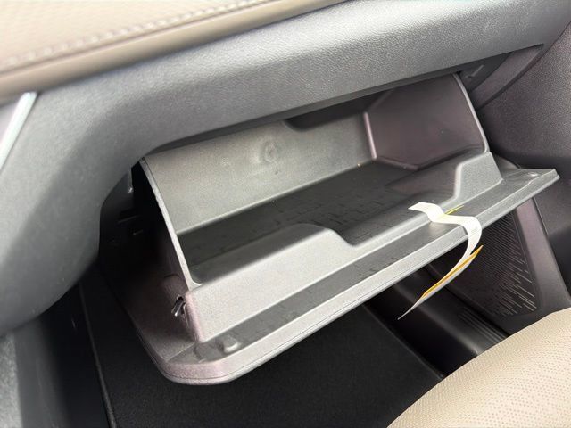 New 2027 Chevrolet Equinox LT w/ Convenience Package II FWD image 43