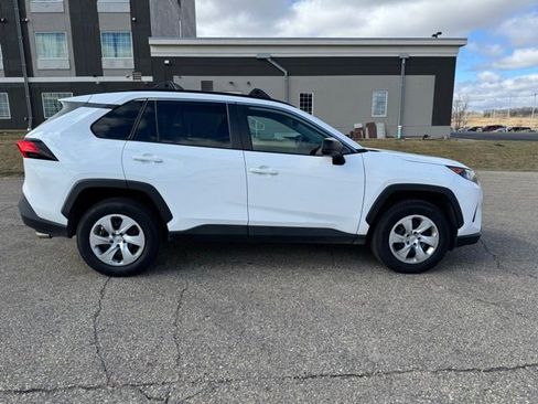 Used 2020 Toyota RAV4 LE image 10