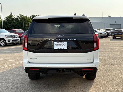 Used 2025 Ford Expedition Active AWD/4WD image 6