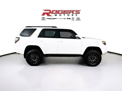 Certified 2020 Toyota 4Runner TRD Off-Road Premium AWD/4WD image 9