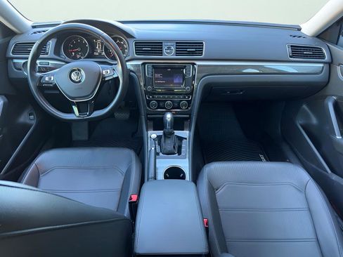 Used 2017 Volkswagen Passat 1.8T SE FWD image 31
