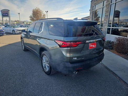 Used 2022 Chevrolet Traverse LT image 3