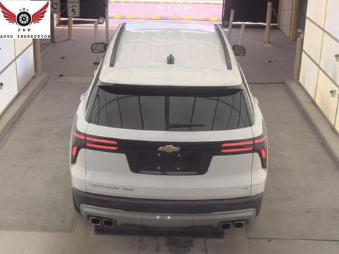 Used 2024 Chevrolet Traverse LT image 5