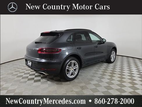 Used 2018 Porsche Macan image 8