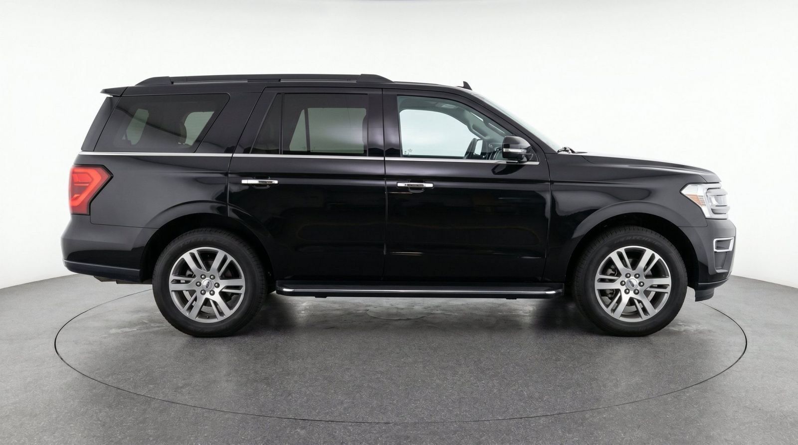 Used 2024 Ford Expedition Limited RWD image 14