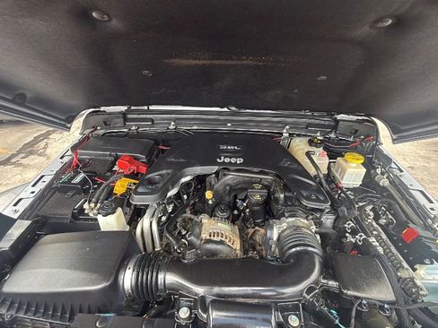 Used 2021 Jeep Gladiator Sport AWD/4WD image 30