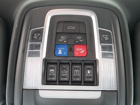 Used 2021 RAM 1500 Laramie image 32