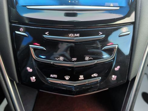 Used 2015 Cadillac XTS Luxury image 16