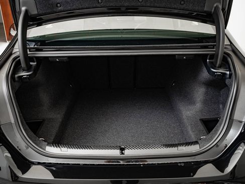 New 2026 BMW 550e xDrive image 21