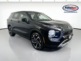 Used 2023 Mitsubishi Outlander SE video 1