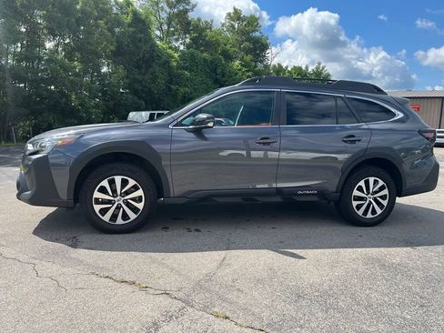 Used 2024 Subaru Outback Premium AWD/4WD image 4