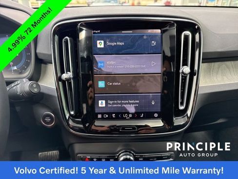 Certified 2025 Volvo XC40 B5 Core image 3