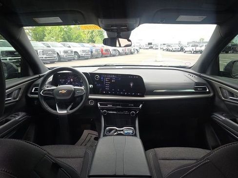 Used 2024 Chevrolet Traverse LT w/ LPO, Floor Liner Package FWD image 20