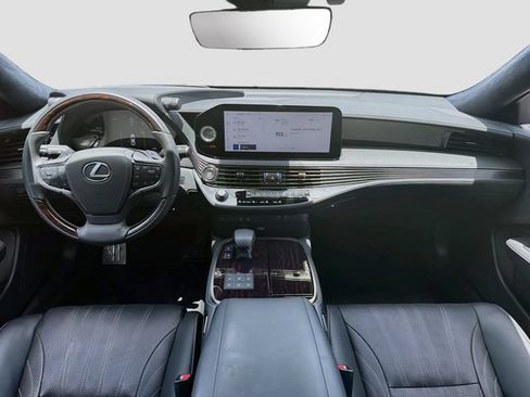 Used 2024 Lexus LS 500 RWD image 16