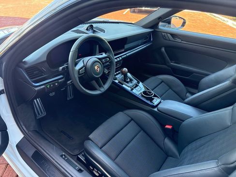 Used 2026 Porsche 911 Carrera RWD image 5