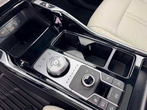 Used 2025 Kia Sorento SX Prestige image 14