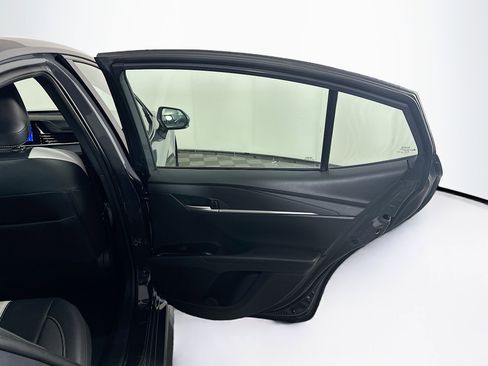 Used 2025 Toyota Camry SE image 31