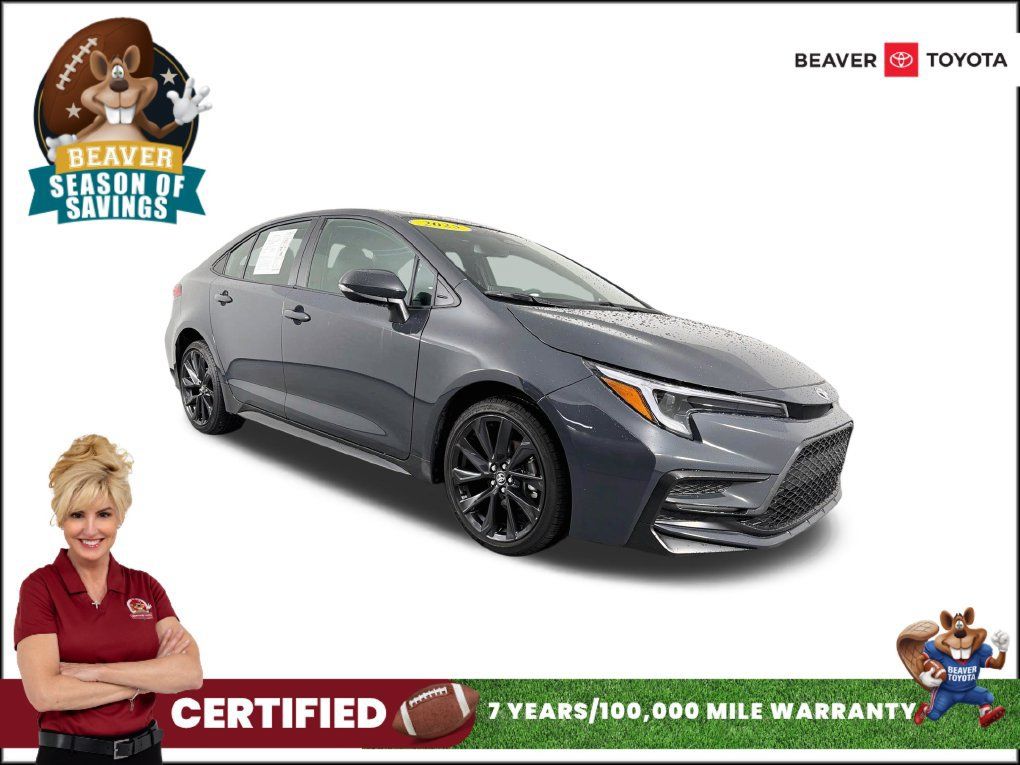 Used 2025 Toyota Corolla SE FWD image 1