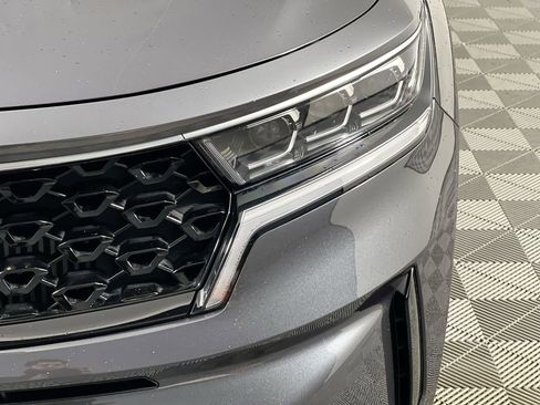 Certified 2023 Kia Sorento SX Prestige w/ Panoramic Sunroof Package image 9