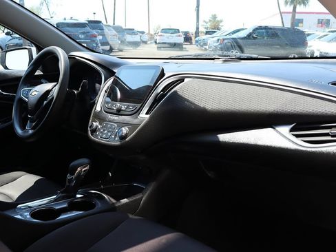 Used 2023 Chevrolet Malibu LT FWD image 35