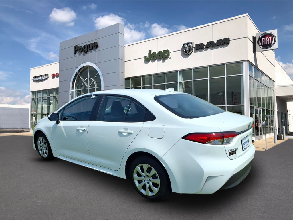 Used 2024 Toyota Corolla LE FWD image 5