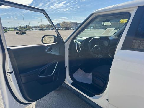 Used 2022 Kia Soul LX w/ Technology Package image 10