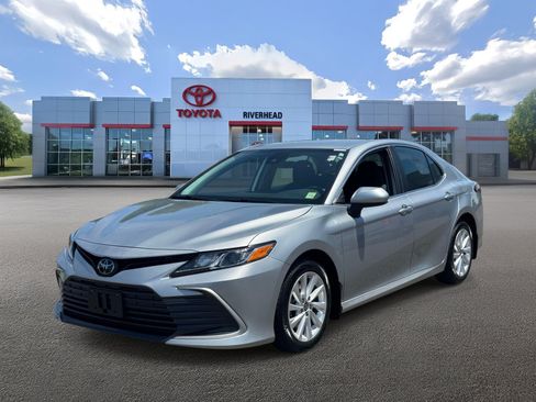 Certified 2023 Toyota Camry LE FWD image 1