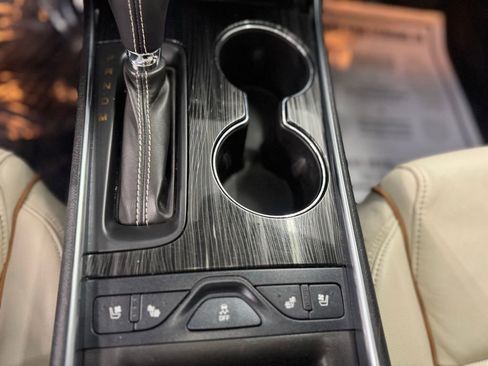 Used 2017 Chevrolet Impala Premier w/ Enhanced Convenience Package FWD image 12