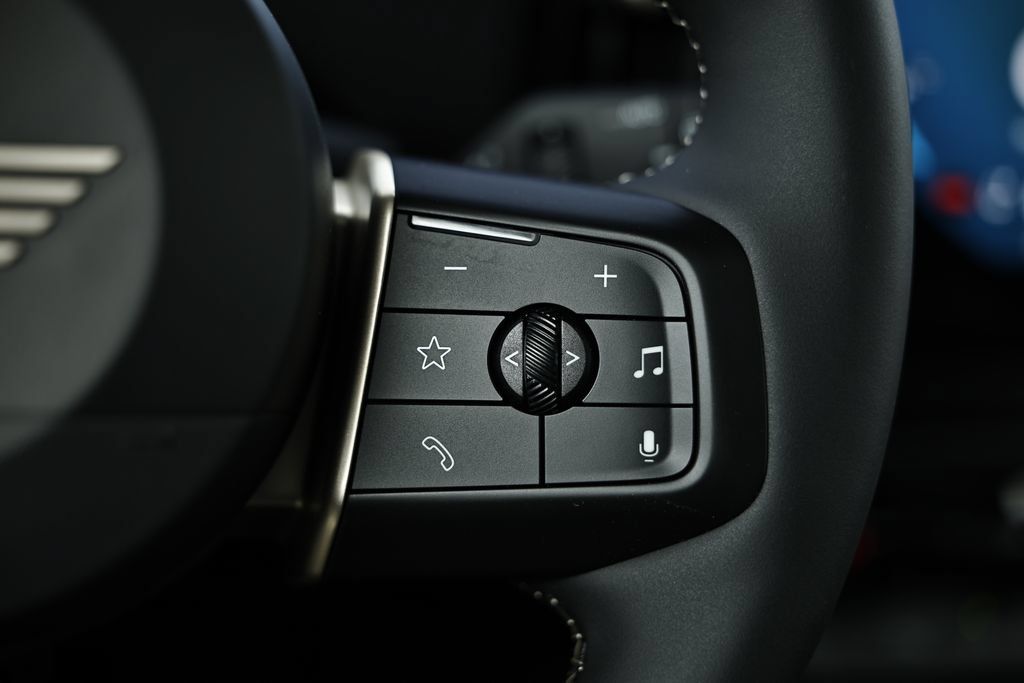 New 2026 MINI Cooper 2-Door Hardtop FWD image 31