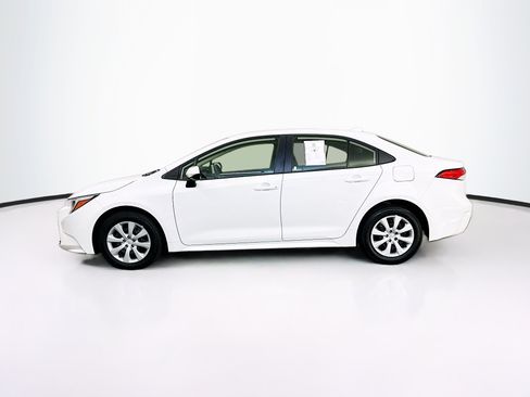 Used 2025 Toyota Corolla LE w/ Carpet Mat Package (TMS) FWD image 4