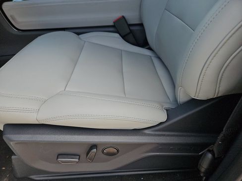 New 2026 Ford Expedition Active RWD image 23