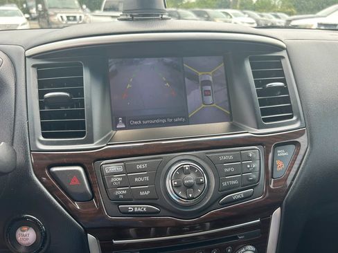 Used 2014 Nissan Pathfinder Platinum w/ Platinum Premium Package FWD image 14