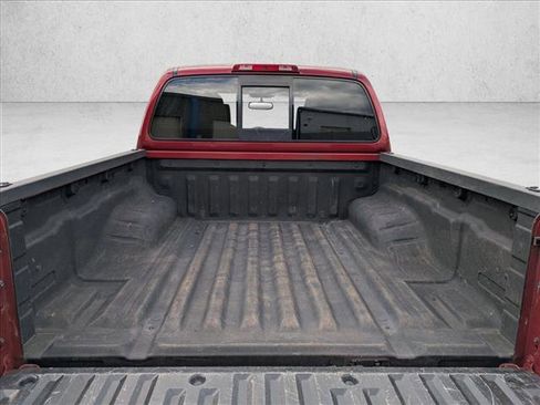 Used 2019 Nissan Frontier SL AWD/4WD image 6